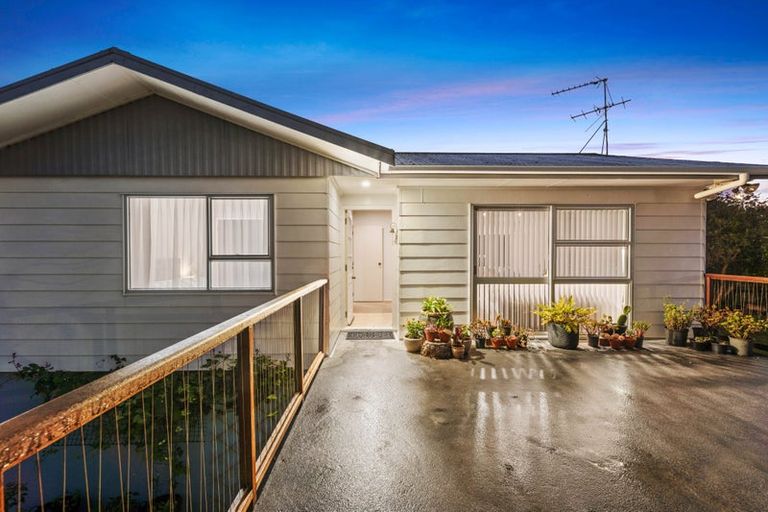 Photo of property in 24 Beauchamp Drive, Massey, Auckland, 0614