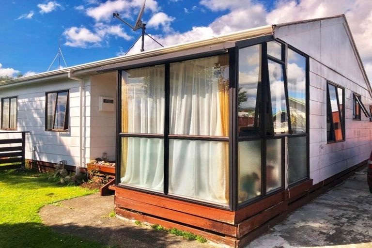 Photo of property in 24 Princes Street, Levin, 5510