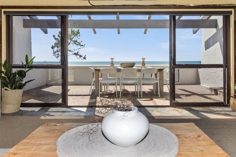 Photo of property in 73 Le Quesne Road, Bay View, Napier, 4104