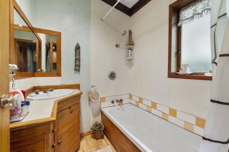 Photo of property in 298 Moores Valley Road, Wainuiomata, 5373