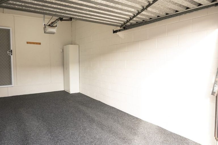 Photo of property in 2/52 Wallace Road, Papatoetoe, Auckland, 2025