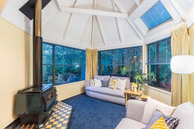 Photo of property in 17 Dillon Street, Lowry Bay, Lower Hutt, 5013