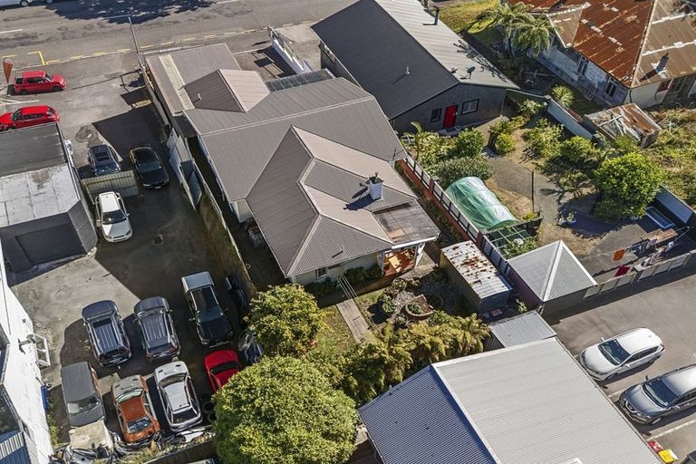 Photo of property in 219 Devon Street West, New Plymouth, 4310