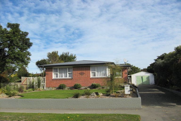 Photo of property in 37 Gladson Avenue, Sockburn, Christchurch, 8042