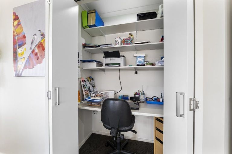 Photo of property in 2 Wentworth Lane, Waiwhakaiho, New Plymouth, 4312