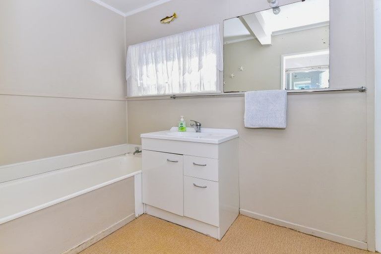 Photo of property in 62 Heybridge Street, Manurewa, Auckland, 2102