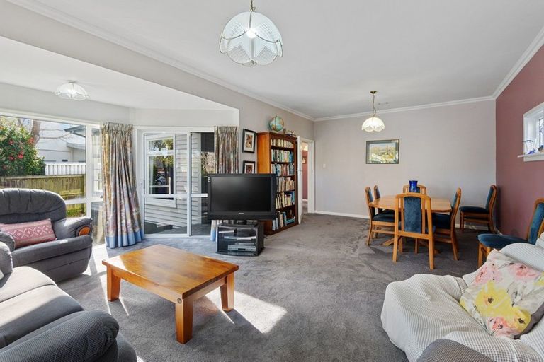 Photo of property in 94 Windermere Road, Papanui, Christchurch, 8053
