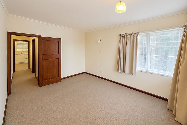 Photo of property in 2/3170 Great North Road, New Lynn, Auckland, 0600