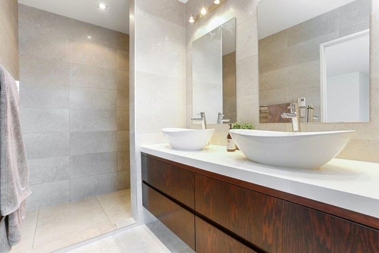 Photo of property in 38a Takutai Avenue, Bucklands Beach, Auckland, 2012