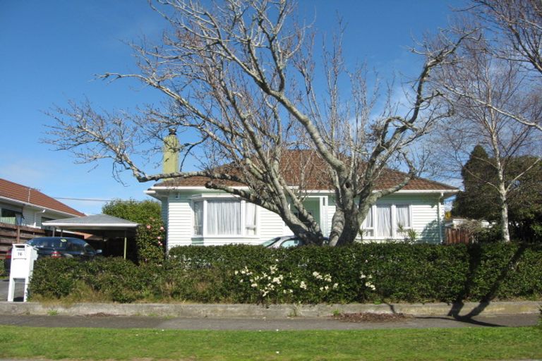 Photo of property in 16 Exeter Street, Brooklands, New Plymouth, 4310