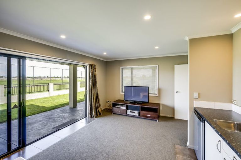 Photo of property in Cheltenham Court, 609 Market Street South, Hastings, 4122