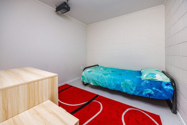 Photo of property in 6 Lucas Place, Weymouth, Auckland, 2103