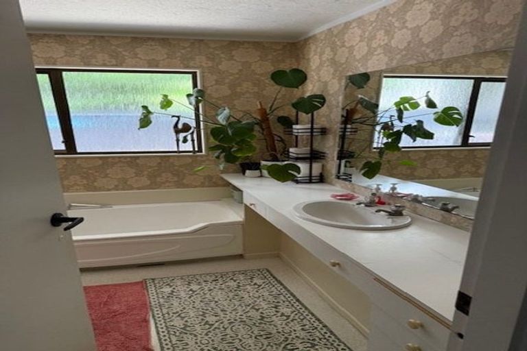 Photo of property in 87 Golf Road, Paraparaumu Beach, Paraparaumu, 5032