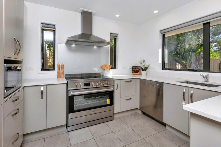 Photo of property in 116 Barbados Way, One Tree Point, 0118