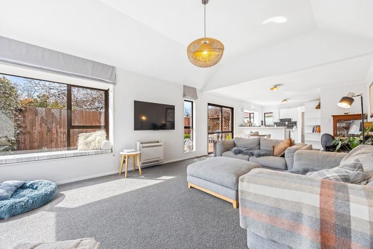 Photo of property in 2/50 Ambleside Drive, Burnside, Christchurch, 8053