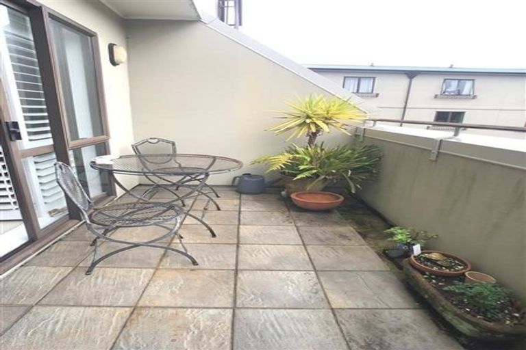 Photo of property in 12/27 Rossmay Terrace, Mount Eden, Auckland, 1024