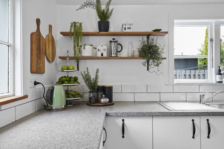 Photo of property in 21 Bethune Street, Featherston, 5710