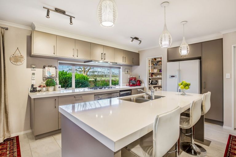 Photo of property in 2 Wawatai Drive, Karaka, Papakura, 2113