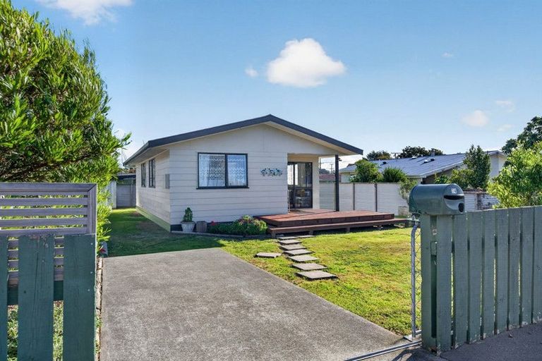 Photo of property in 74 New York Street, Martinborough, 5711