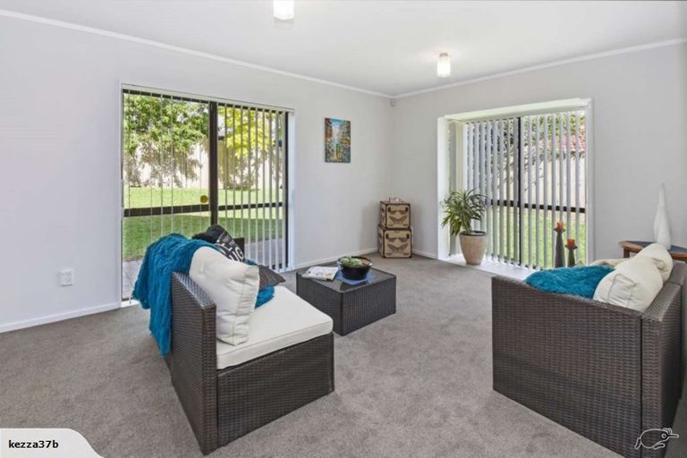 Photo of property in 8 Colt Place, Randwick Park, Auckland, 2105
