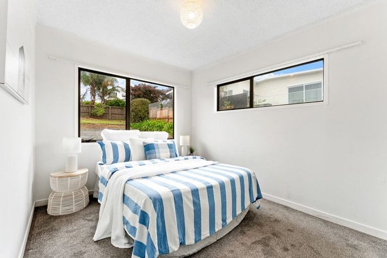 Photo of property in 19 Tindalls Bay Road, Tindalls Beach, Whangaparaoa, 0930