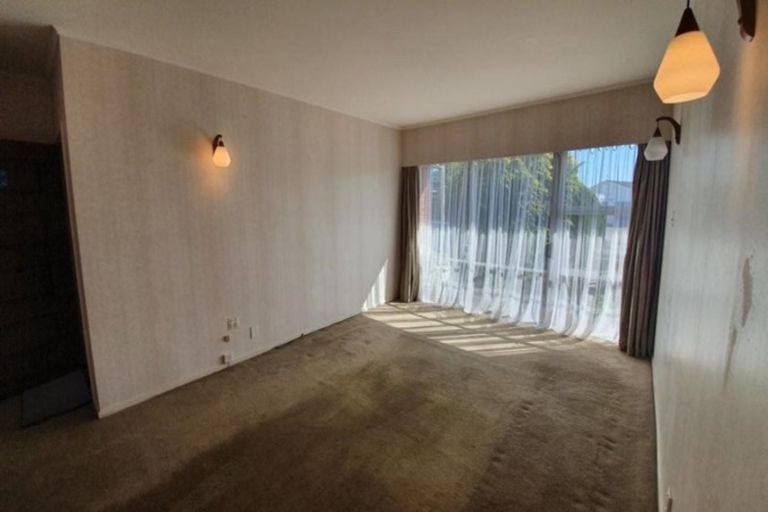 Photo of property in 9 Barrett Street, Westown, New Plymouth, 4310