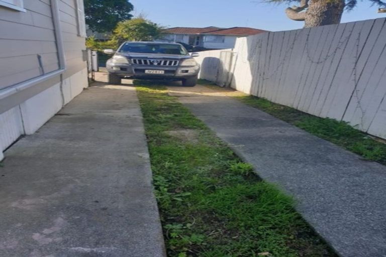 Photo of property in 16 Arnwood Street, Manurewa, Auckland, 2102