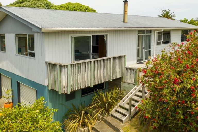 Photo of property in 34 Chums Road, Paraparaumu Beach, Paraparaumu, 5032