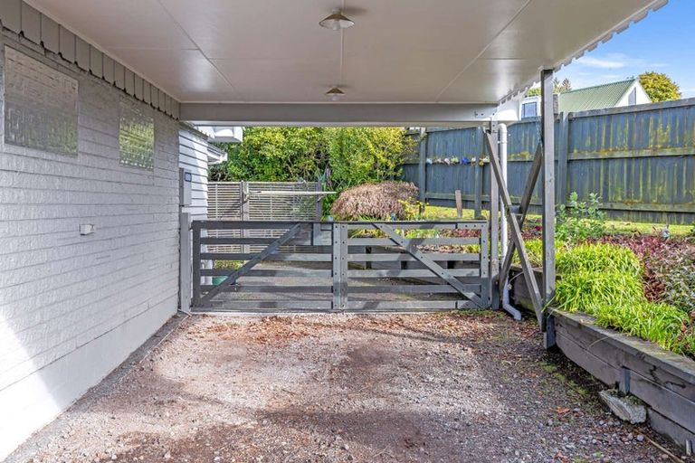 Photo of property in 2 Alberta Street, Acacia Bay, Taupo, 3330