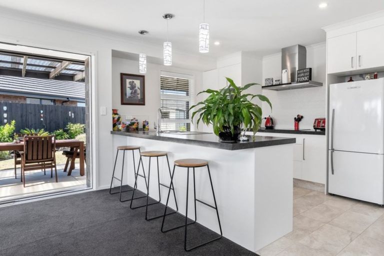 Photo of property in 17 Blanche Road, Papamoa Beach, Papamoa, 3118