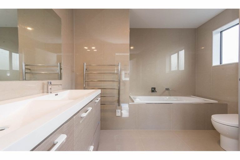 Photo of property in 139 Tiriwa Drive, Massey, Auckland, 0614