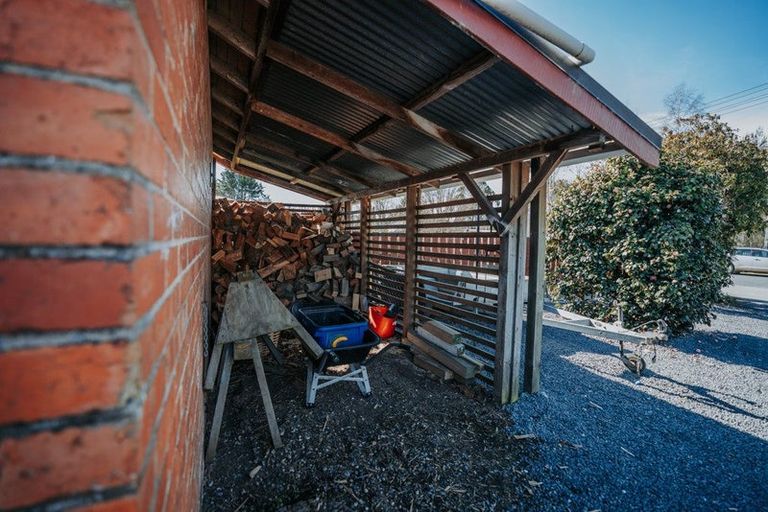 Photo of property in 6 Johnson Street, Milton, 9220