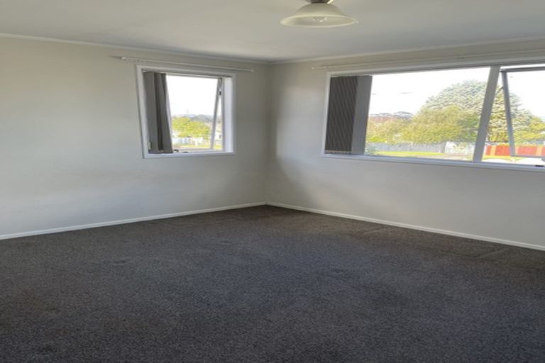 Photo of property in 70 Hyperion Drive, Randwick Park, Auckland, 2105