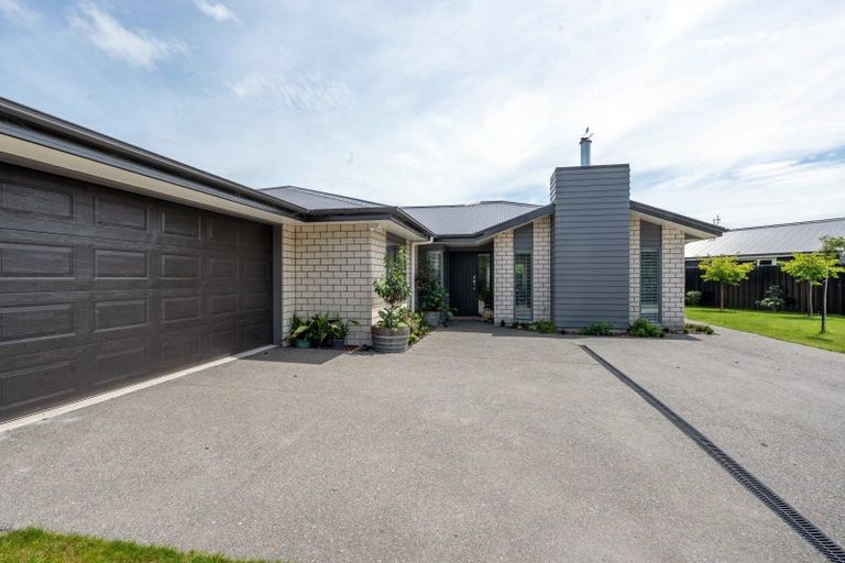Photo of property in 8 Larches Lane, Kinloch, Taupo, 3377