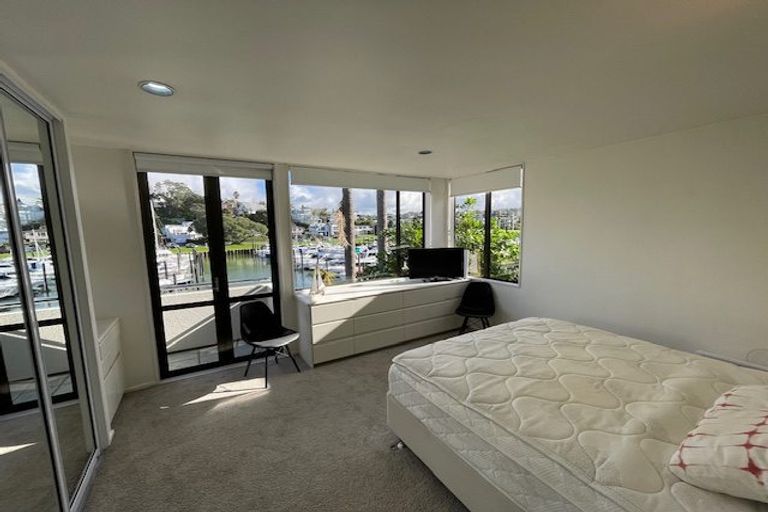 Photo of property in 2/12 Craig Road, Milford, Auckland, 0620