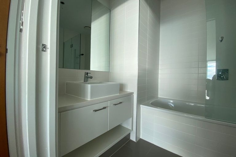 Photo of property in Sentinel Apartments, 1101/3 Northcroft Street, Takapuna, Auckland, 0622