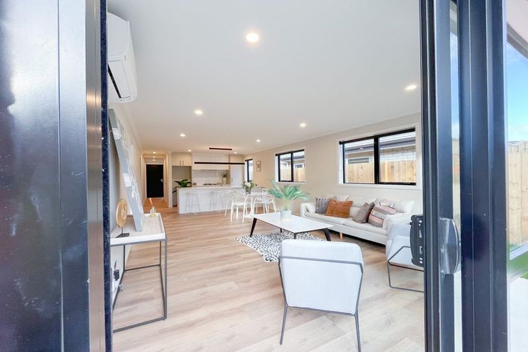 Photo of property in 15 Waruhia Crescent, Rototuna North, 3281