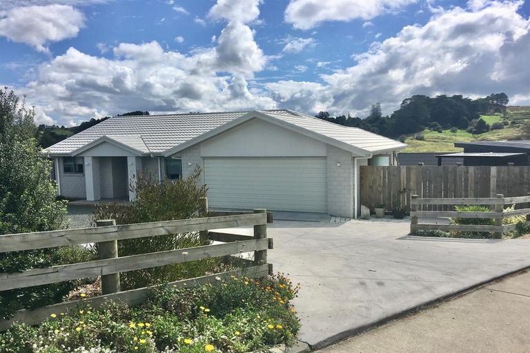 Photo of property in 25 Calla Street, Maungaturoto, 0520