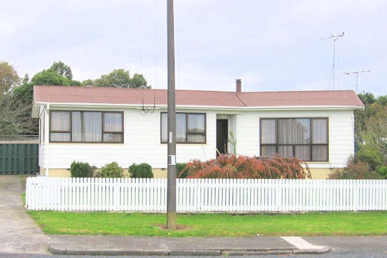 Photo of property in 2/56 Rogers Road, Manurewa, Auckland, 2102