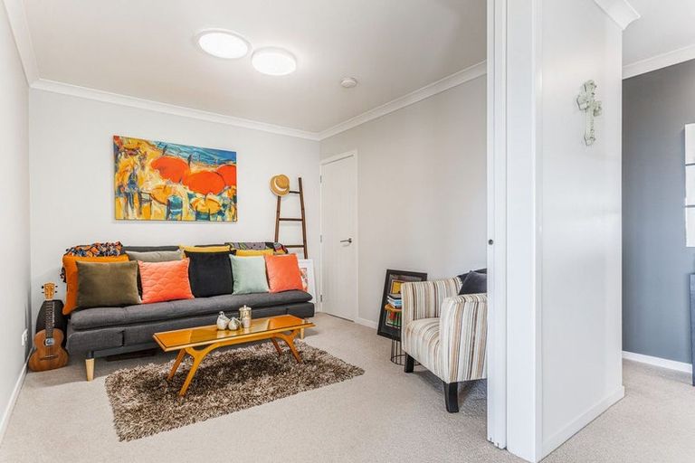 Photo of property in 6 Sunshine Terrace, Orewa, 0931
