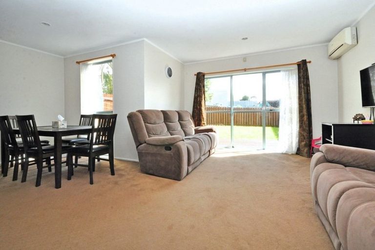 Photo of property in 6/351 West Coast Road, Glen Eden, Auckland, 0602