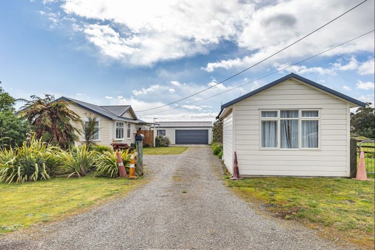 Photo of property in 128 Lindsay Road, Levin, 5510