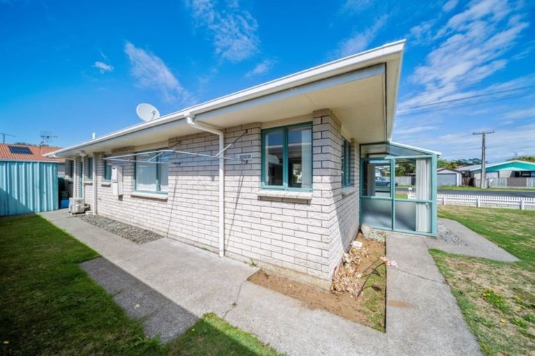 Photo of property in 16 Blake Street, Waitara, 4320