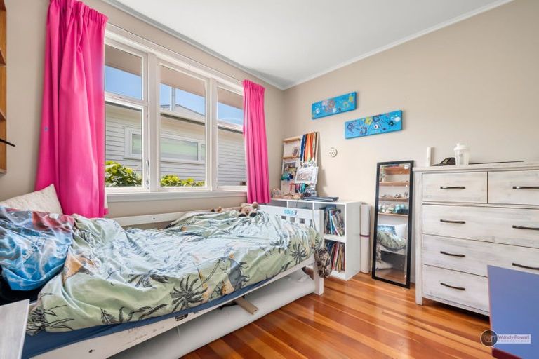 Photo of property in 41 Dowling Grove, Silverstream, Upper Hutt, 5019