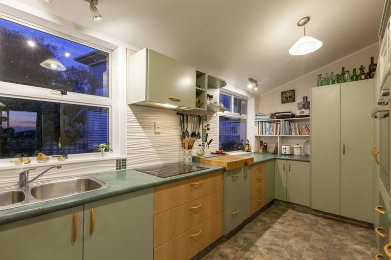 Photo of property in 13 The Crescent, Raumati South, Paraparaumu, 5032