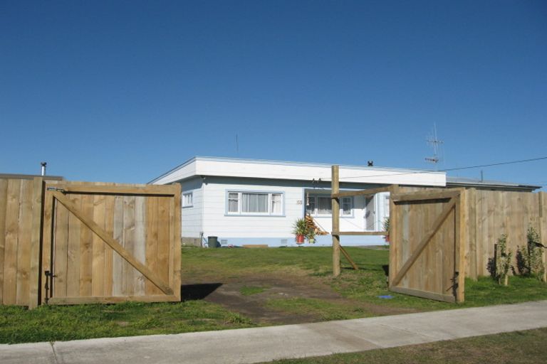 Photo of property in 103 Koputara Road, Himatangi Beach, Foxton, 4891