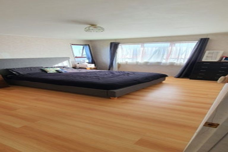 Photo of property in 6 Karamu Street, Te Atatu Peninsula, Auckland, 0610