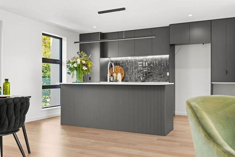 Photo of property in 2/11 Carlton Mill Road, Merivale, Christchurch, 8014