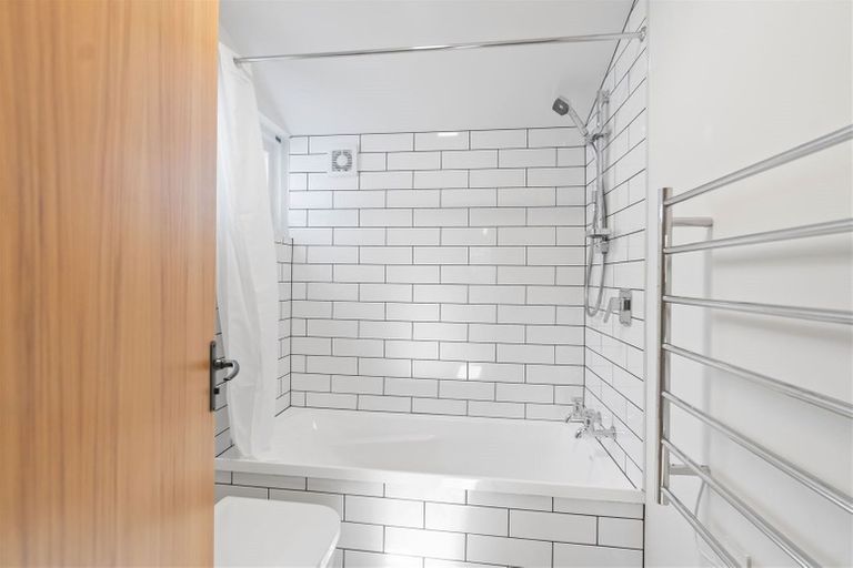 Photo of property in 2/63 Papanui Road, Merivale, Christchurch, 8014