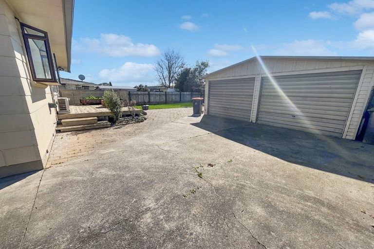 Photo of property in 11 Colonial Place, Kelvin Grove, Palmerston North, 4414